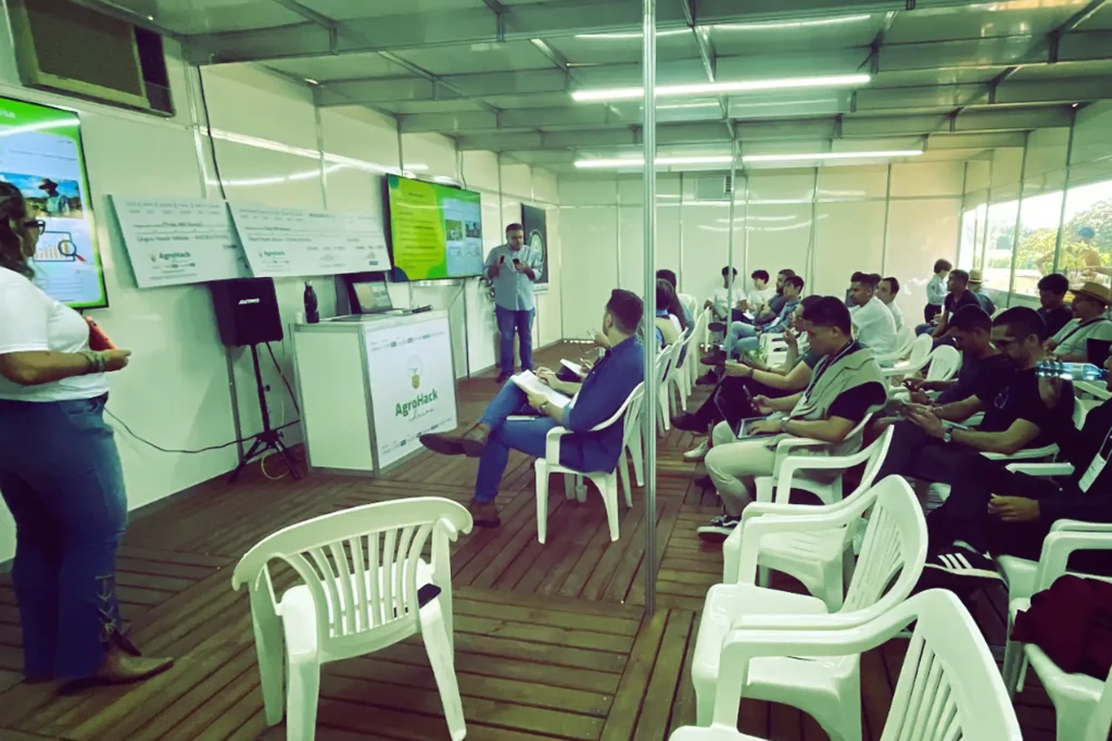 Fomentamos o ecossistema de inovação agrícola através de um programa estratégico que identifica, desenvolve e implementa soluções tecnológicas transformadoras para o agronegócio do Distrito Federal.