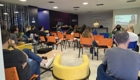 O Workshop sobre MVP (Minimum Viable Product) promovido pela Incubadora Multiplicidades, no âmbito do Programa Start BSB, destacou-se como um marco no fortalecimento da cultura empreendedora e inovadora no Distrito Federal. A atividade reuniu empreendedores, mentores, investidores e especialistas em inovação com o objetivo de fomentar práticas ágeis e assertivas no desenvolvimento de negócios nascentes. Ao abordarmos o conceito de MVP, estamos falando de uma estratégia essencial para validar hipóteses de negócio com rapidez e economia de recursos. O workshop, portanto, teve um papel fundamental ao capacitar os participantes para que possam testar suas ideias no mercado real com o mínimo de esforço e o máximo de aprendizado.